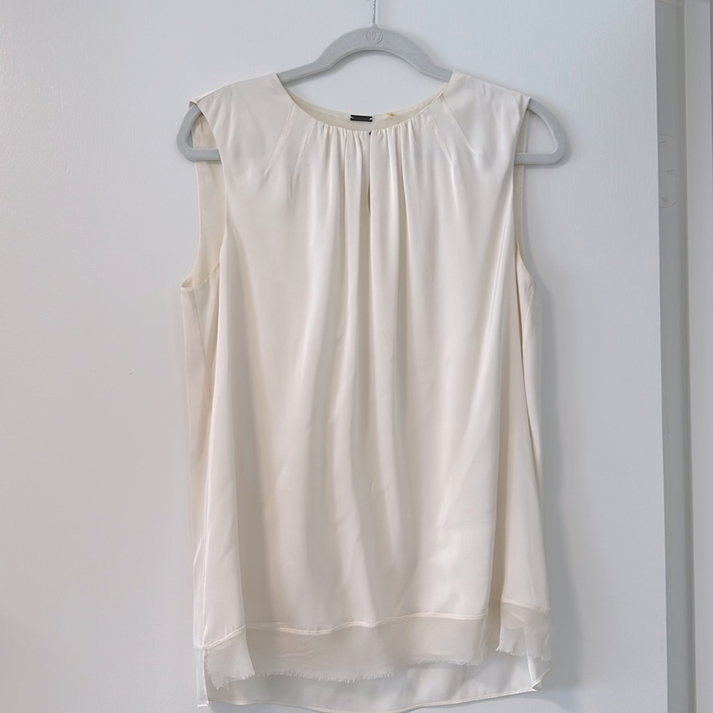 Elie Tahari Cream Silk Sleeveless Splitneck Blouse